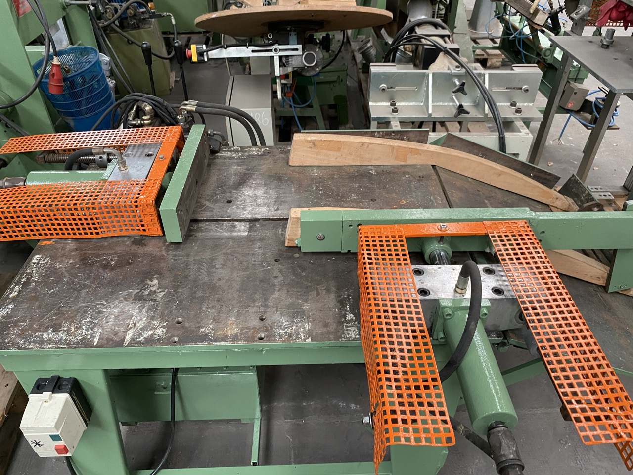 Usato Strettoio idraulico inclinabile