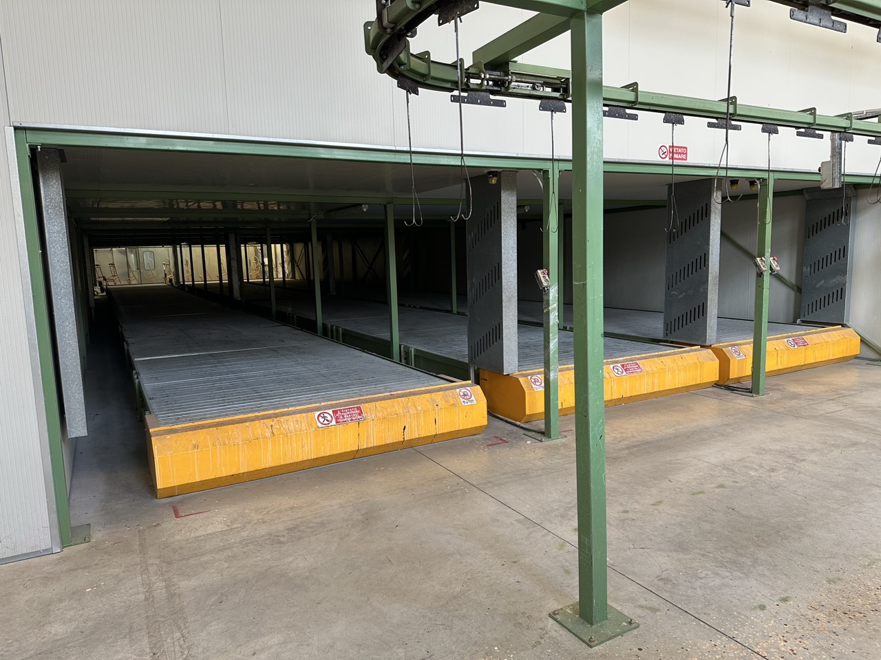 Usato 1999 CM Nastri a tapparelle per asciugatura sedie o prodotti simili verniciati