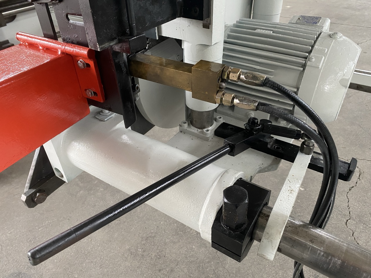 Ricondizionato Troncatore caricatore per scorniciatrice, marca Friulmac,modello FN3, usato, collaudato