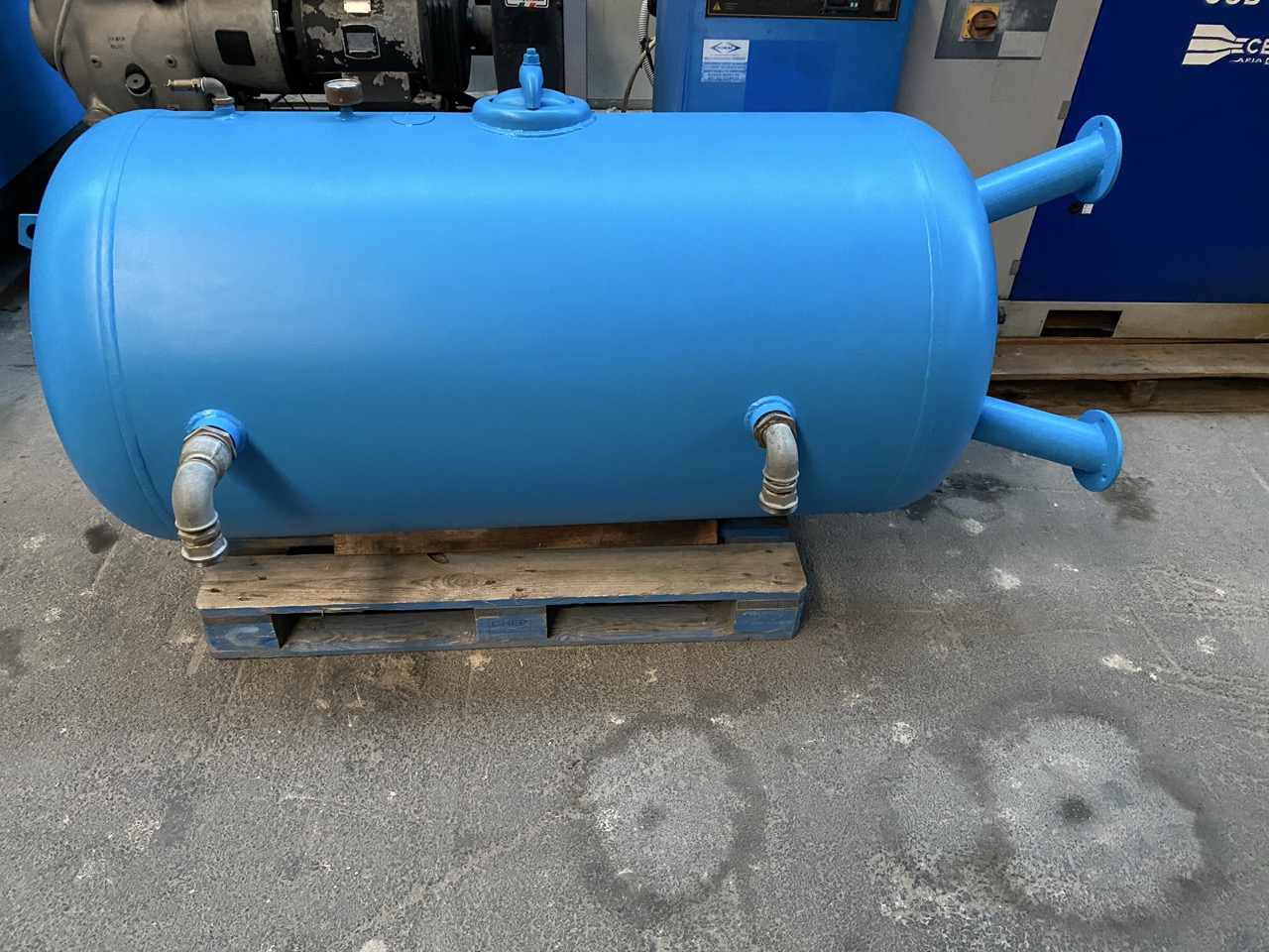 Usato 2003 Ceccato CSB20/10 Compressore completo di essiccatore e serbatoio per aria