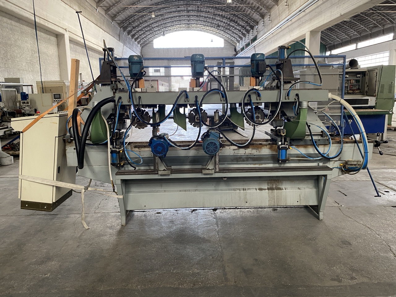 Usato Comec Foratrice Fresatrice Comec per fianchi di letto o simili