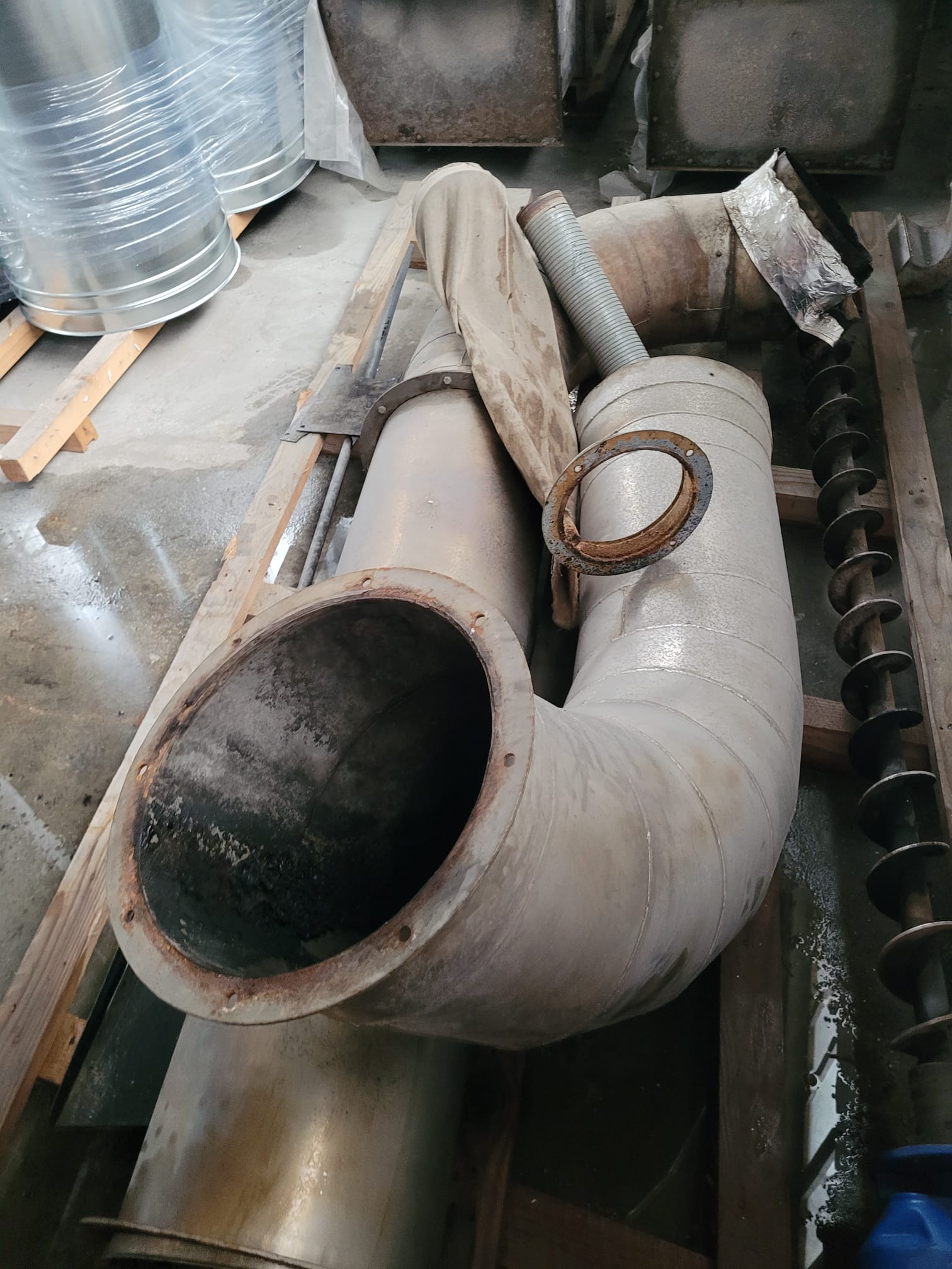 Usato 1996 Uniconfort CMT/F 45 Generatore di acqua calda alimentato a trucioli / legna