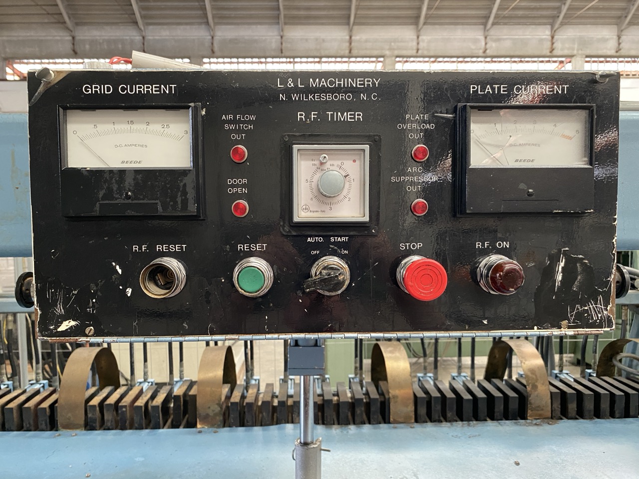Usato L&L Machinery Inc GLU-ALL Pressa per listellare ad alta frequenza, piano mm. 2700x1300