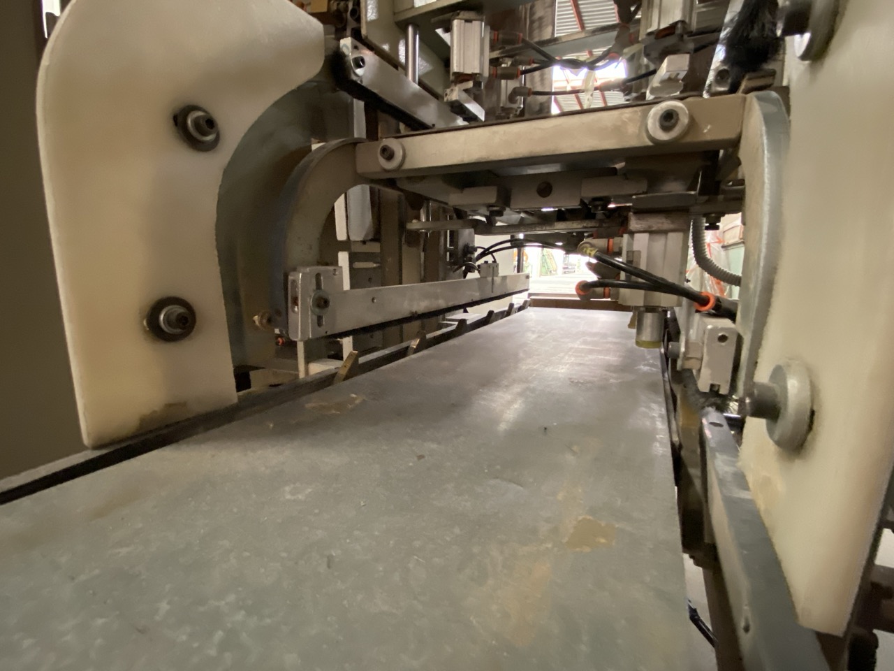 Usato Levigatrice verticale con caricatore, automatica