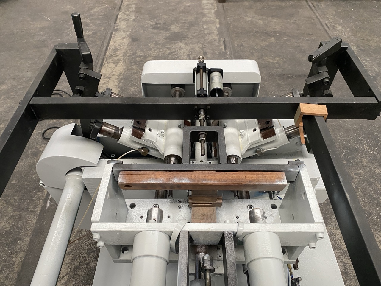 Usato Mortasatrice per sedili di sedie tipo Old America o similari