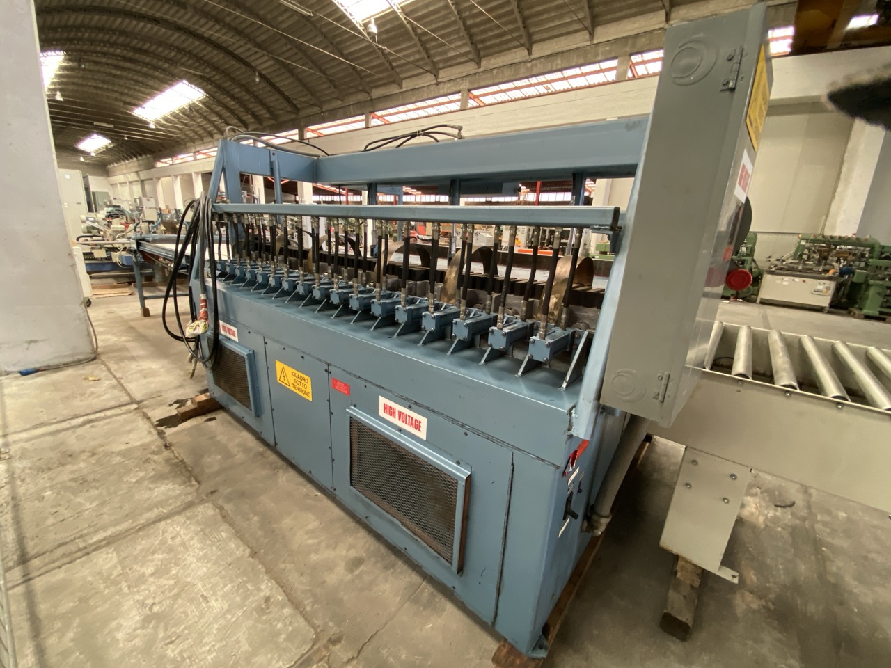 Usato L&L Machinery Inc GLU-ALL Pressa per listellare ad alta frequenza, piano mm. 2700x1300