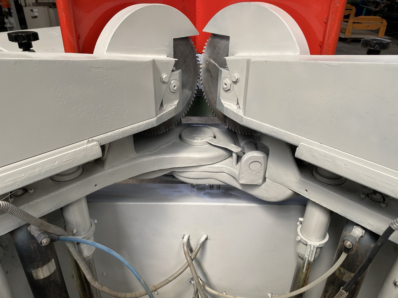 Usato Troncatrice verticale doppia inclinabile