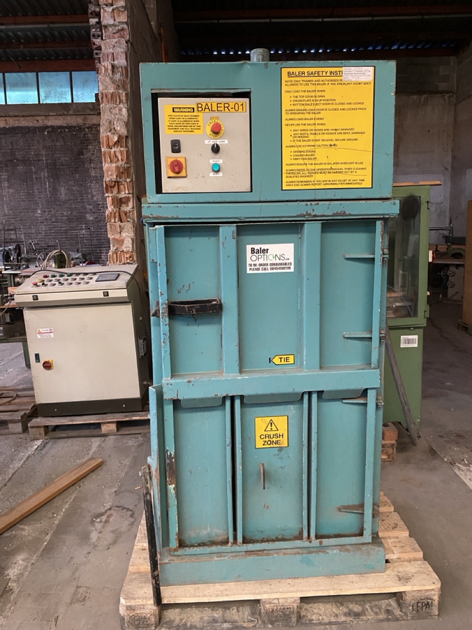 Usato Baler Options modello Baler-01 Pressa per cartoni e simili, marchiata CE