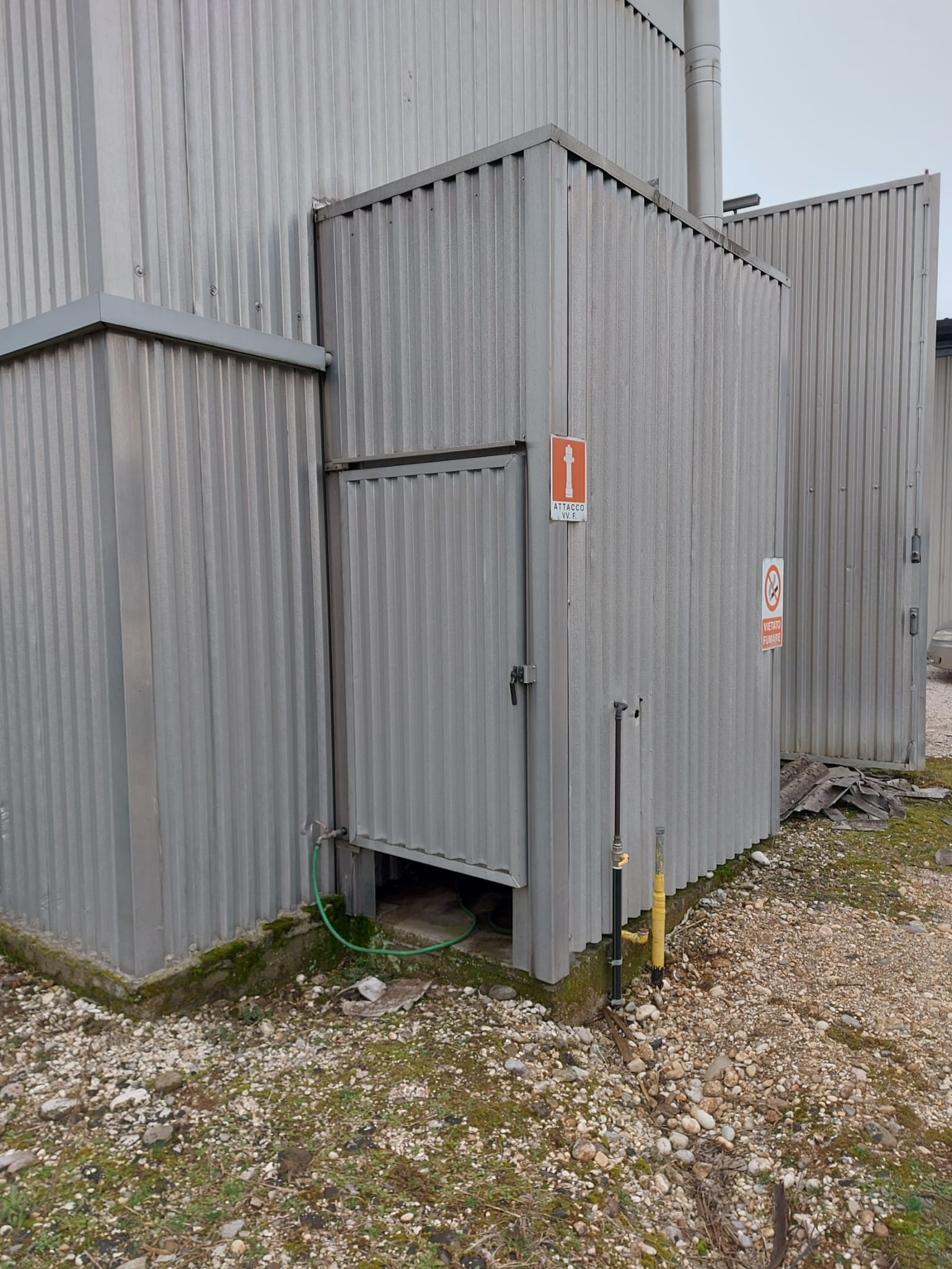 Usato Nardi Nr. 2 Forni di essiccazione da 65 mc (volume interno) cadauno. Alimentazione a Gas Metano.