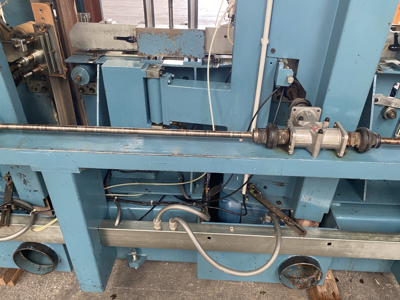 Usato Levigatrice laterale a 2 nastri verticali, per pezzi dritti o sagomati