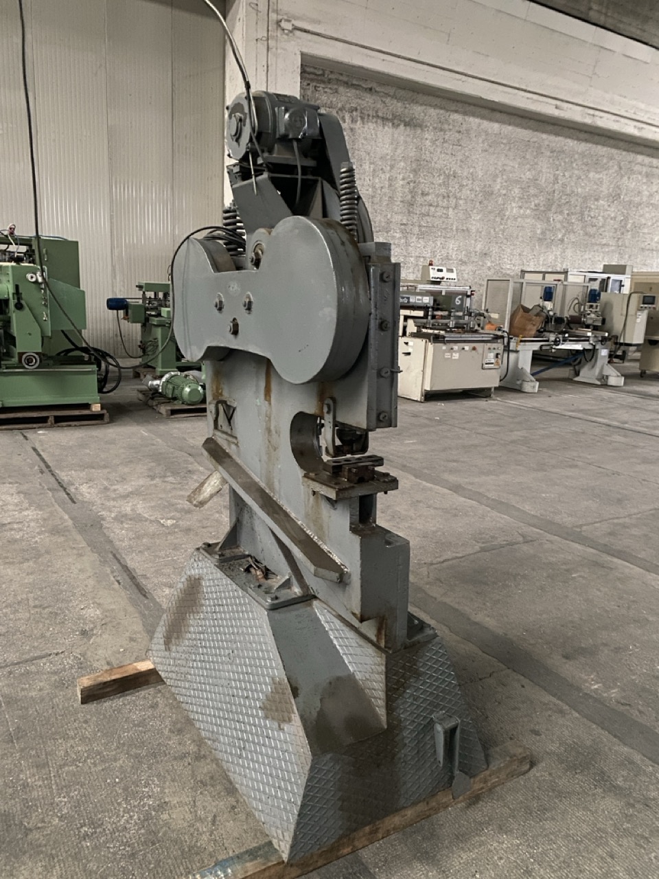 Usato Taglierina + punzonatrice per lavorazione metalli