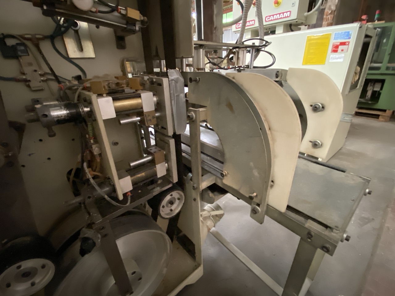 Usato Levigatrice verticale con caricatore, automatica