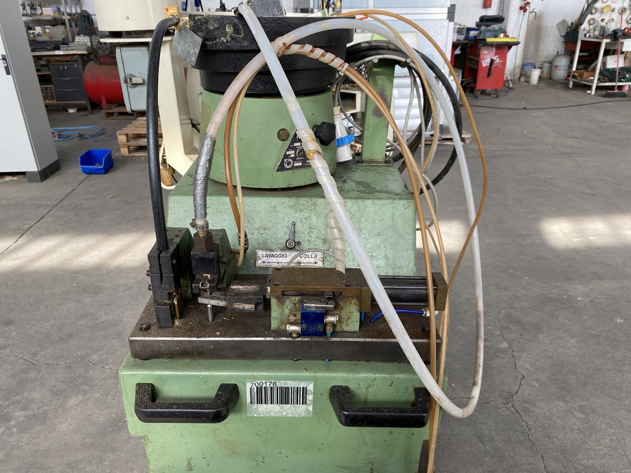 Usato Stock di 2 Inseritrici di spine da aggiustare (funzionanti al 70%)