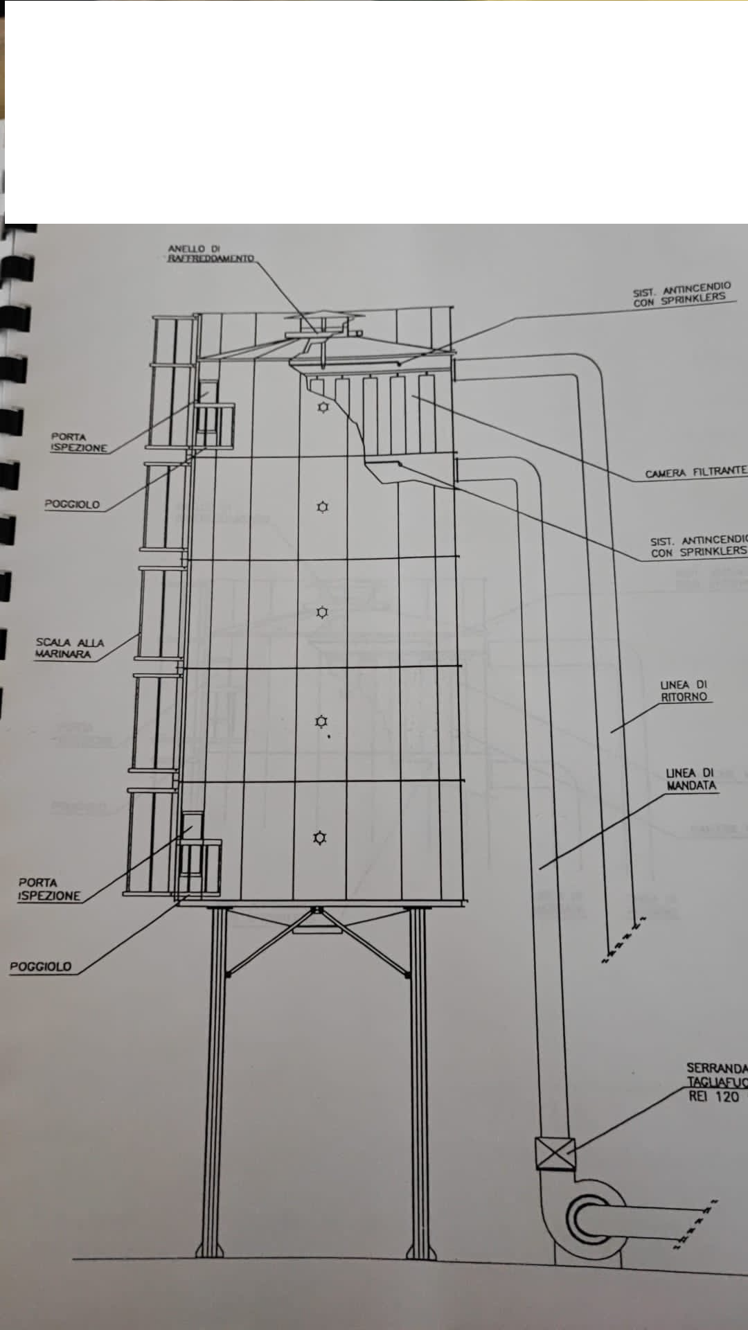 Usato Silos zincato, con scarico a caduta da sotto. Già smontato.