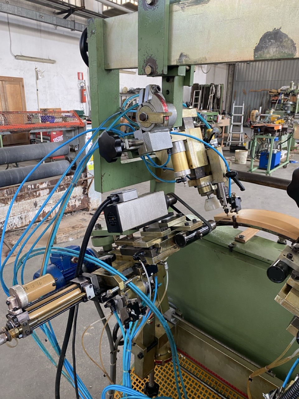 Usato Foratrice Mortasatrice orizzontale e verticale, inclinabile