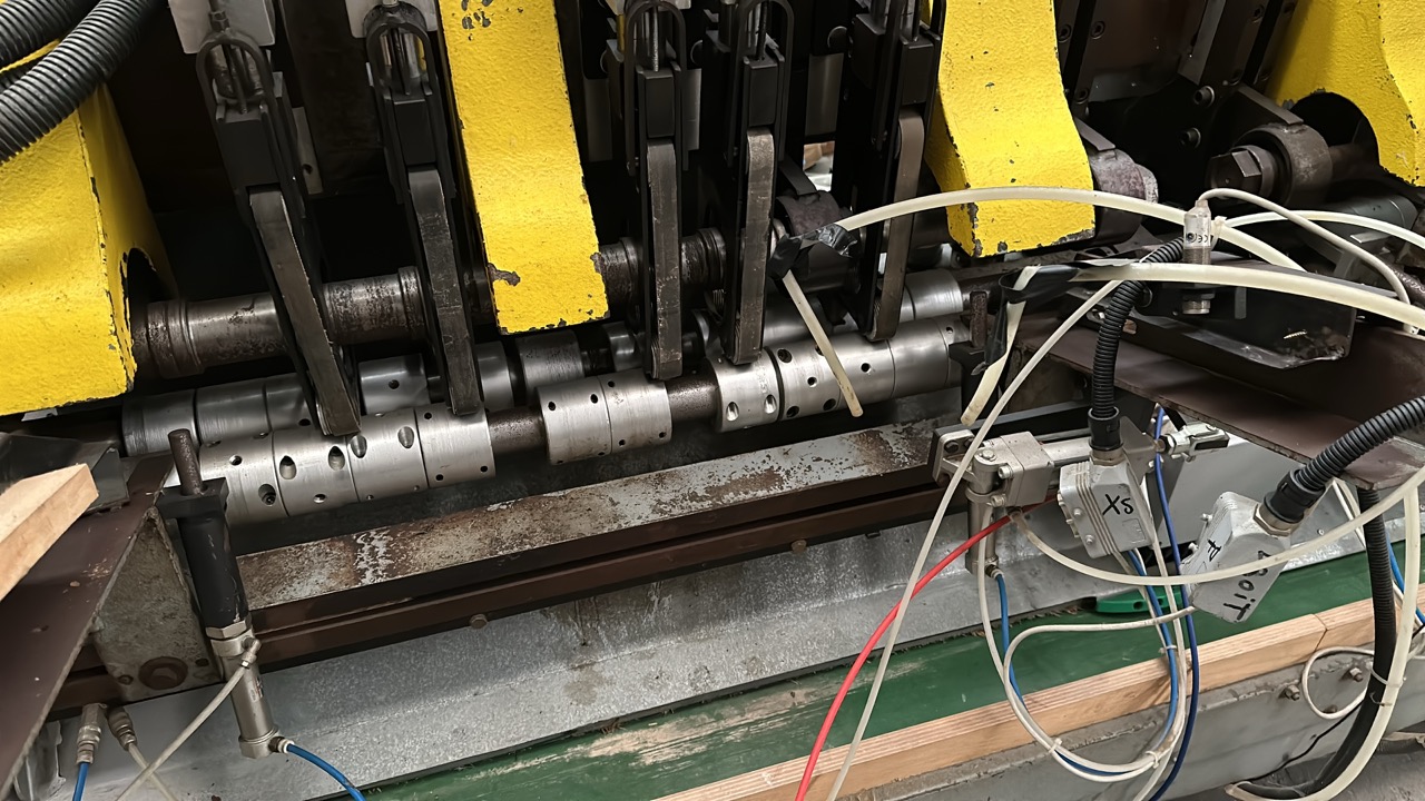 Usato 2000 Comec FGC/2 Fresatrice orizzontale automatica, con doppio caricatore e nastro di scarico pezzi