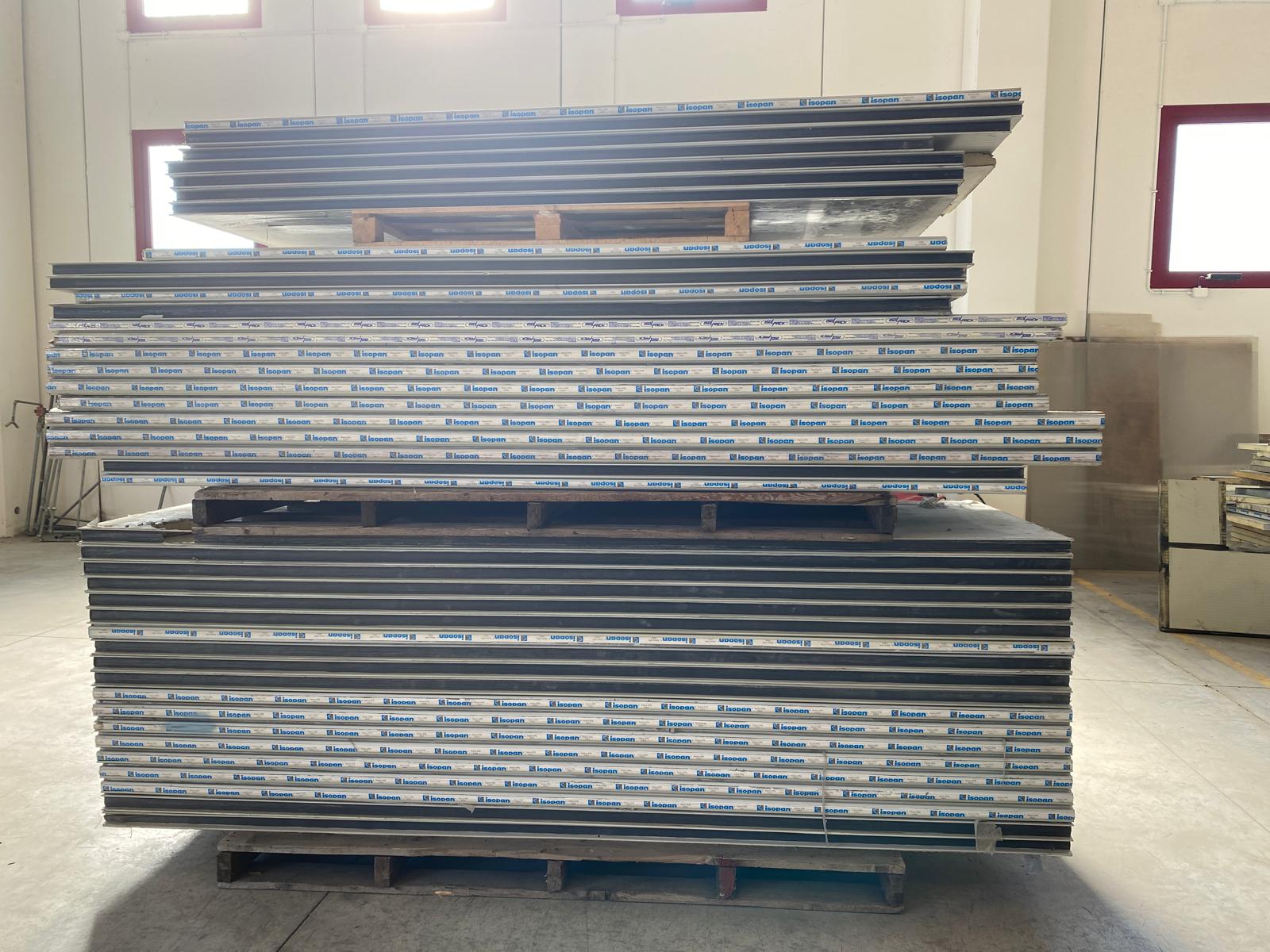 Usato Pannelli coibentati a stock, prezzo per mq.