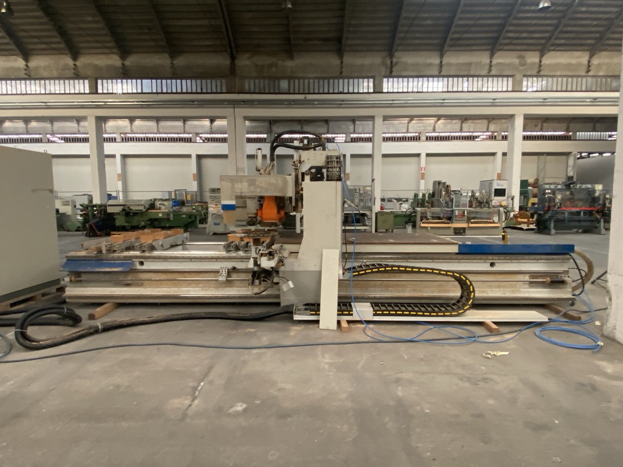 Usato 2000 SAOM T55 Pantografo CNC usato, non collaudato, come visto e piaciuto.