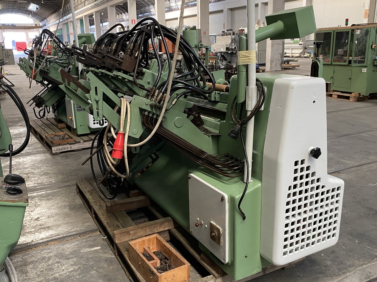 Usato OMA 90/A Tornio per legno, automatico con caricatore, lunghezza massima del pezzo mm. 900