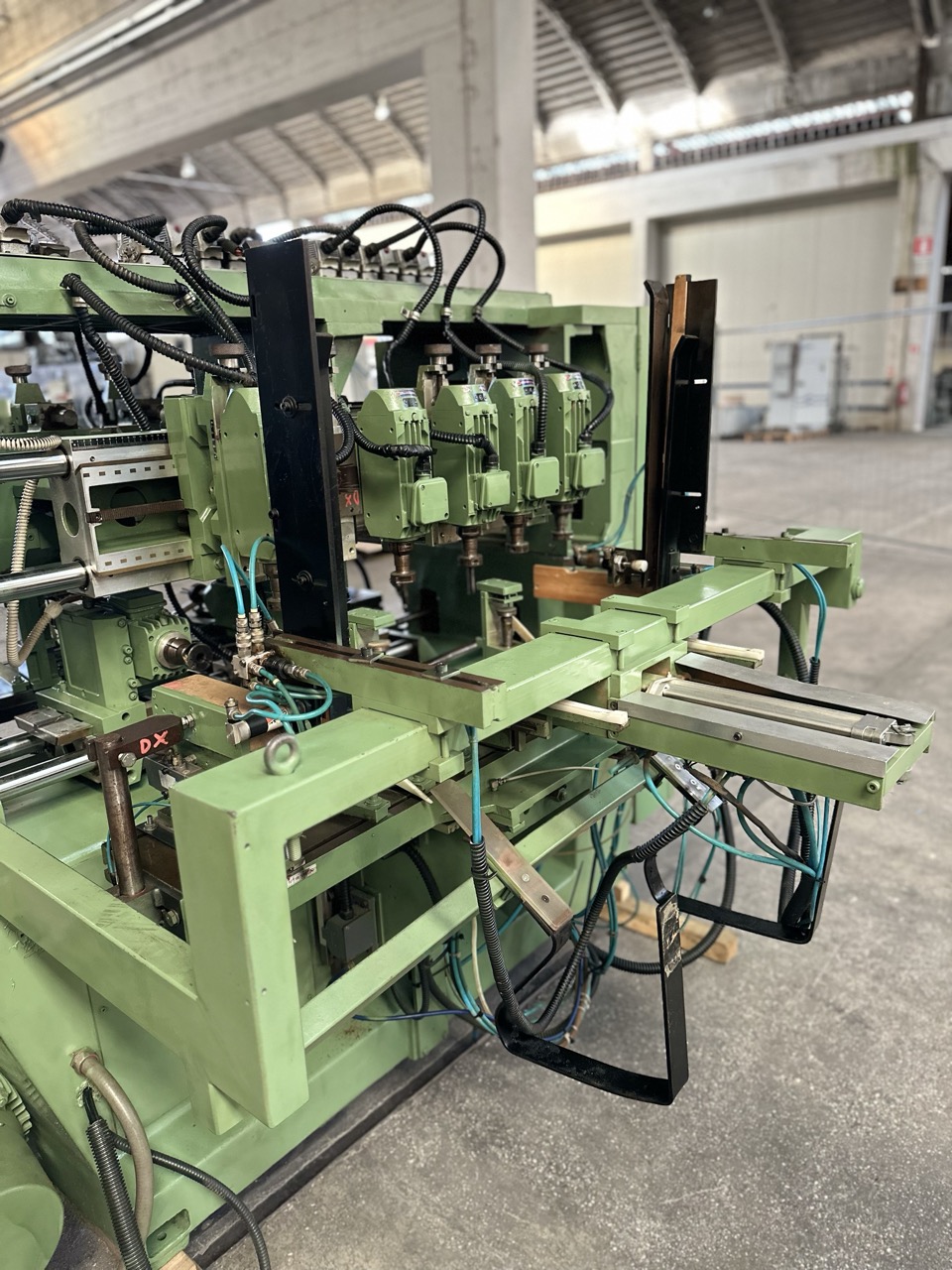 Usato Bacci MOM 90-C A Mortasatrice doppia, orizzontale e verticale, automatica, con caricatore.