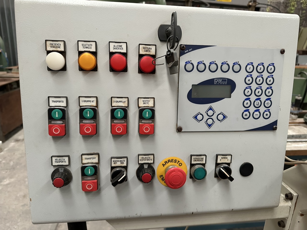 Usato Stefani MVT 2000 Levigatrice verticale a nastri oscillanti inclinabili