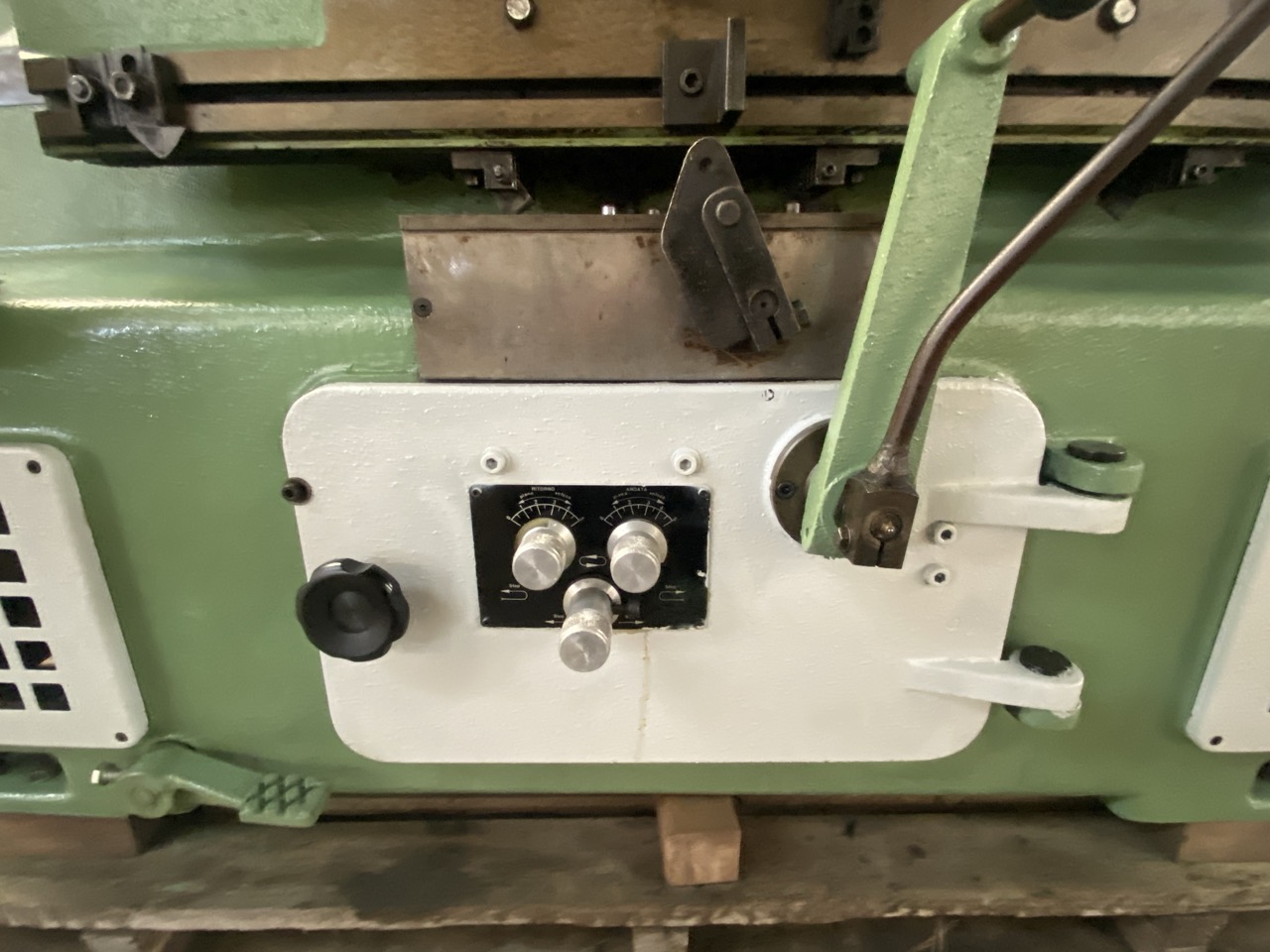 Usato OMA \ 60 \ A Tornio per legno, automatico con caricatore, lunghezza massima dei pezzi mm. 600