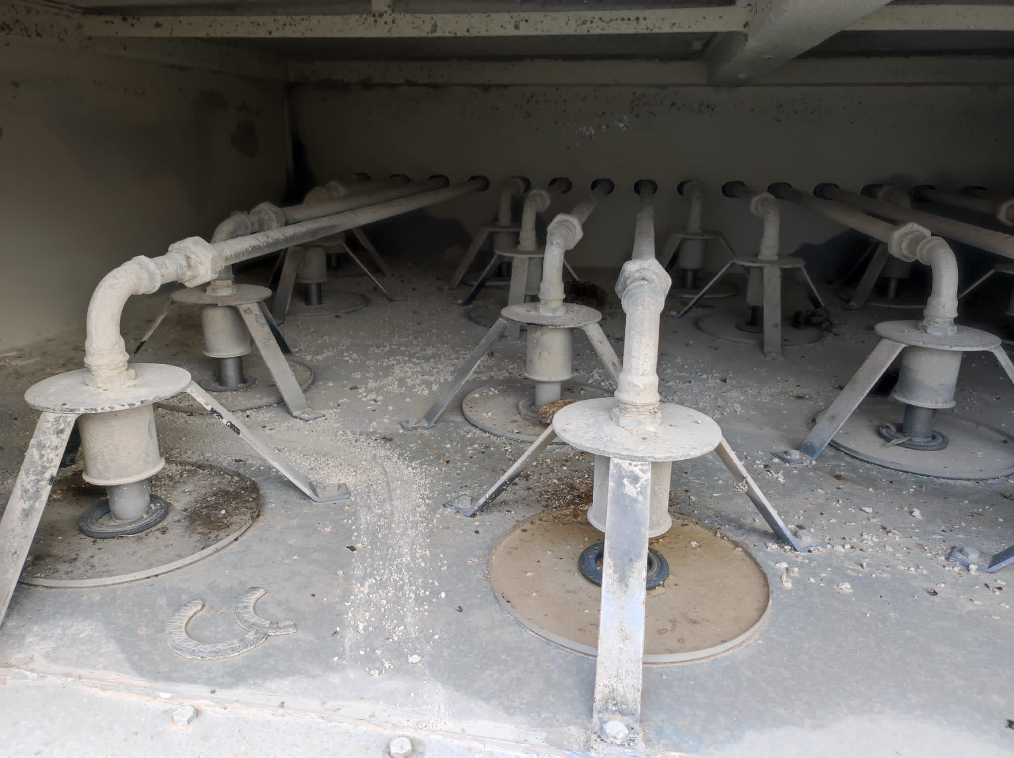 Usato Sottostazione filtrante per polveri di carteggio, marca CM, modello AIRJET 36 Cartucce