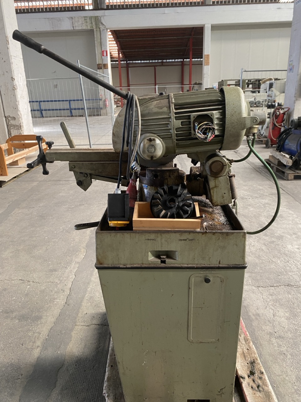 Usato Troncatrice a disco per materiali ferrosi