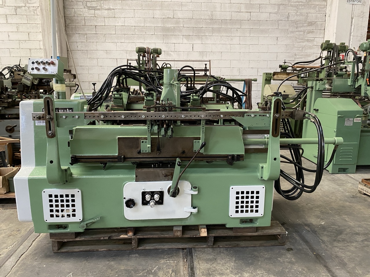 Usato OMA 90/A Tornio per legno, automatico con caricatore, lunghezza massima del pezzo mm. 900