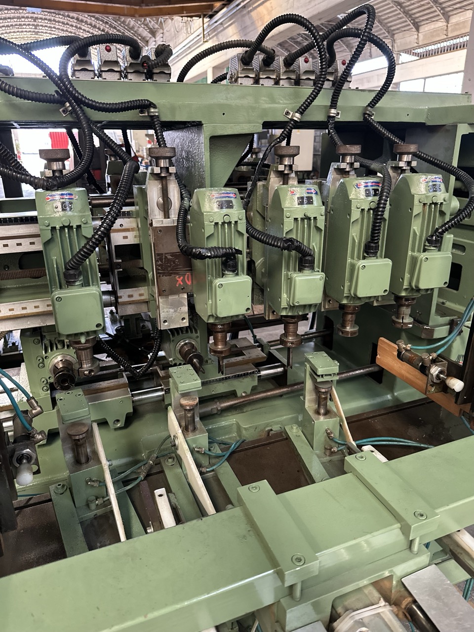 Usato Bacci MOM 90-C A Mortasatrice doppia, orizzontale e verticale, automatica, con caricatore.