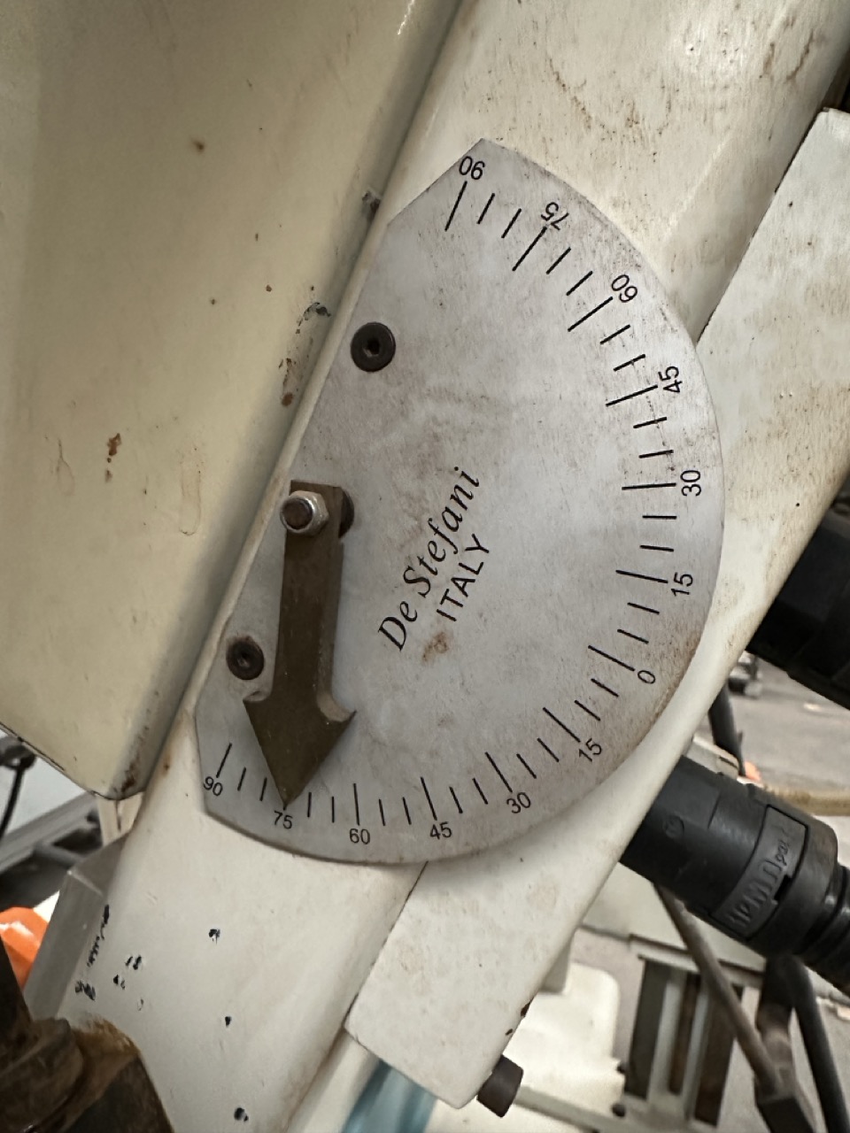 Usato Stefani MVT 2000 Levigatrice verticale a nastri oscillanti inclinabili