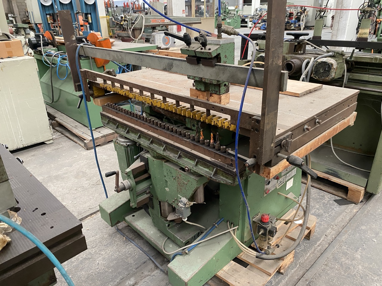 Usato Vita Foratrice orizzontale e verticale per falegname, passo 32mm