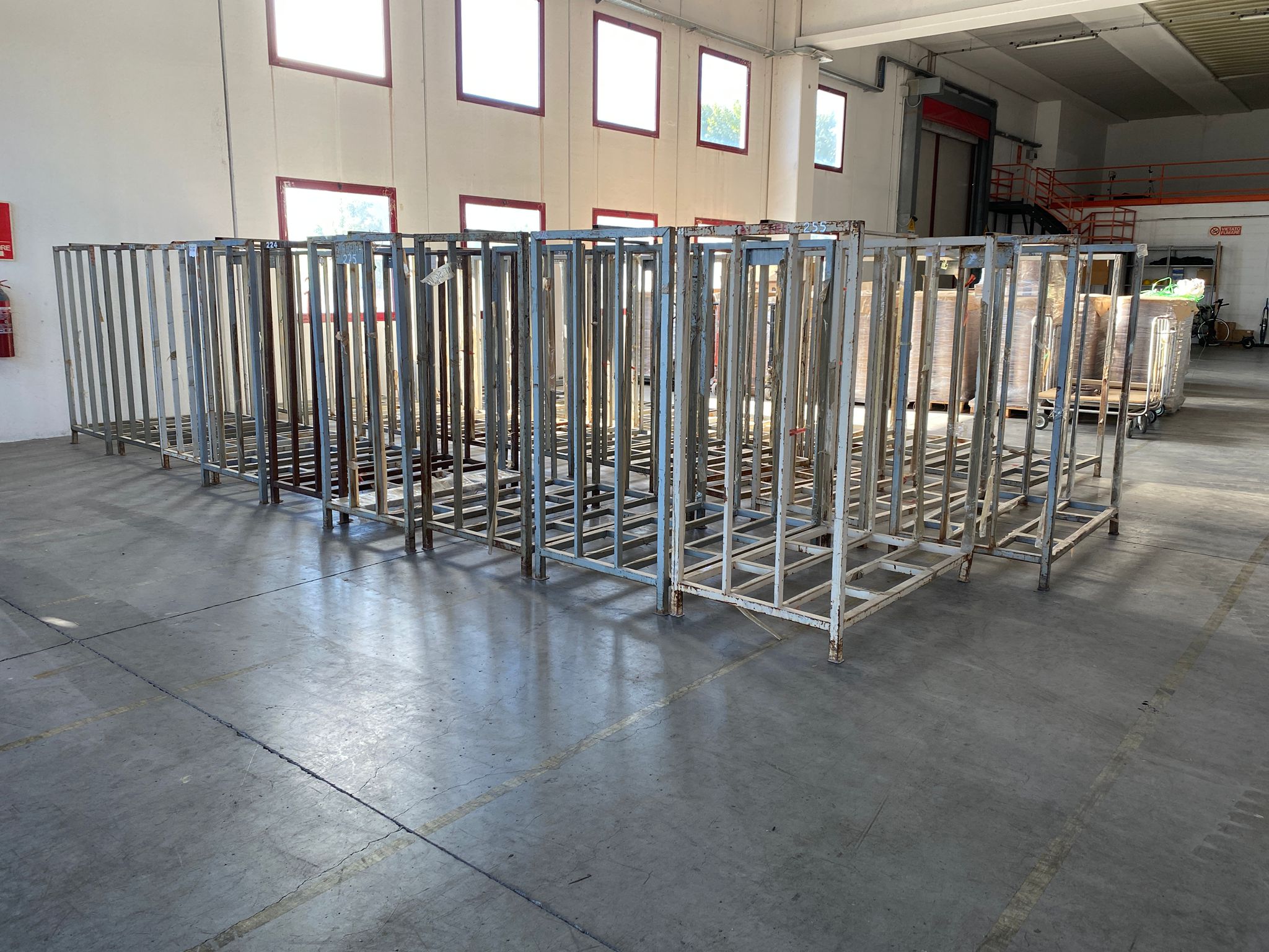 Usato Stock di 40 Pedane in ferro