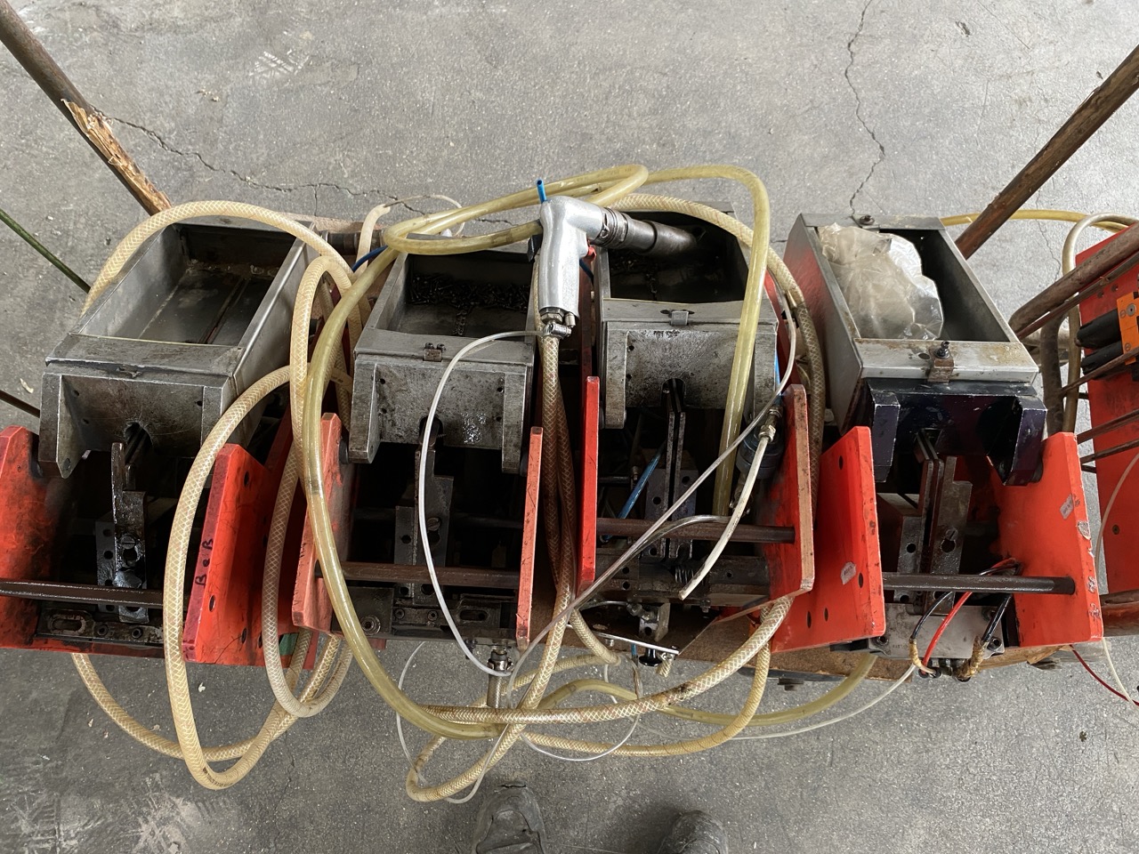 Usato Zucchelli 9 Avvitatori in stock da sistemare o usare per pezzi di ricambio.