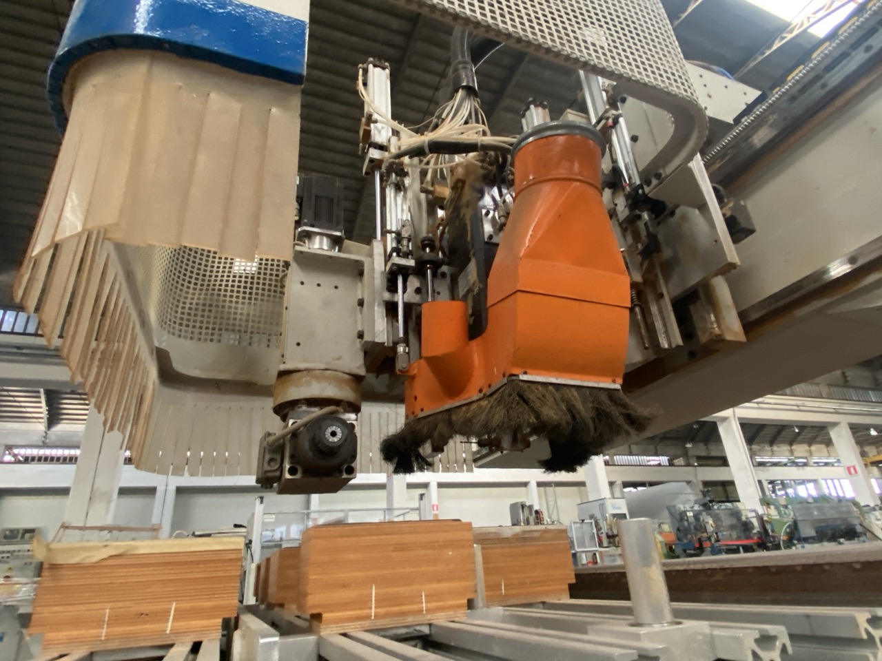 Usato 2000 SAOM T55 Pantografo CNC usato, non collaudato, come visto e piaciuto.