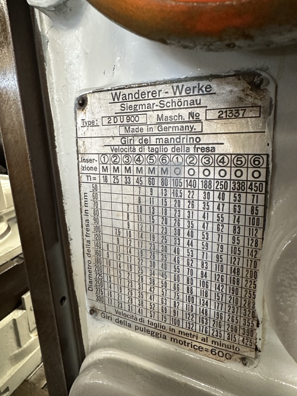 Usato Wanderer 2DU900 Fresatrice meccanica per ferro, con accessori