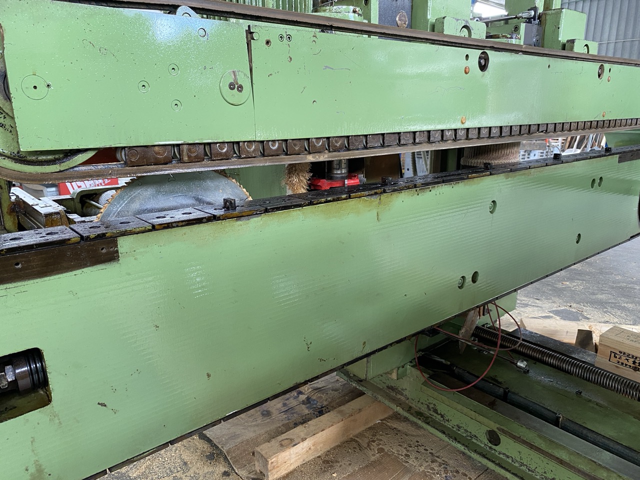 Usato Wigo Squadratrice doppia con 3 gruppi per lato (sega+fresa+fresa), completa di Inverters.