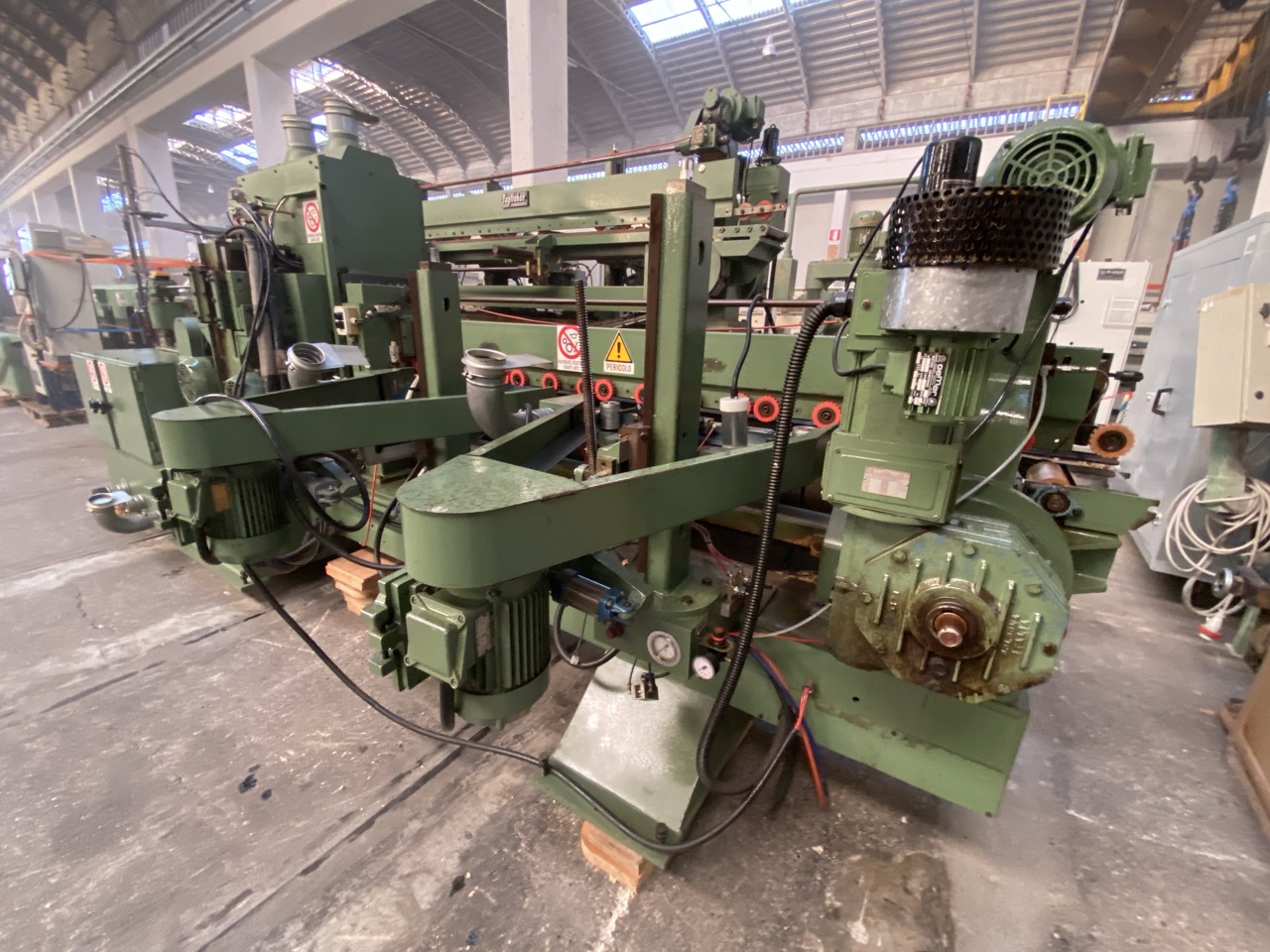 Usato Levigatrice per elementi marca Tagliabue a 2 nastri per lato