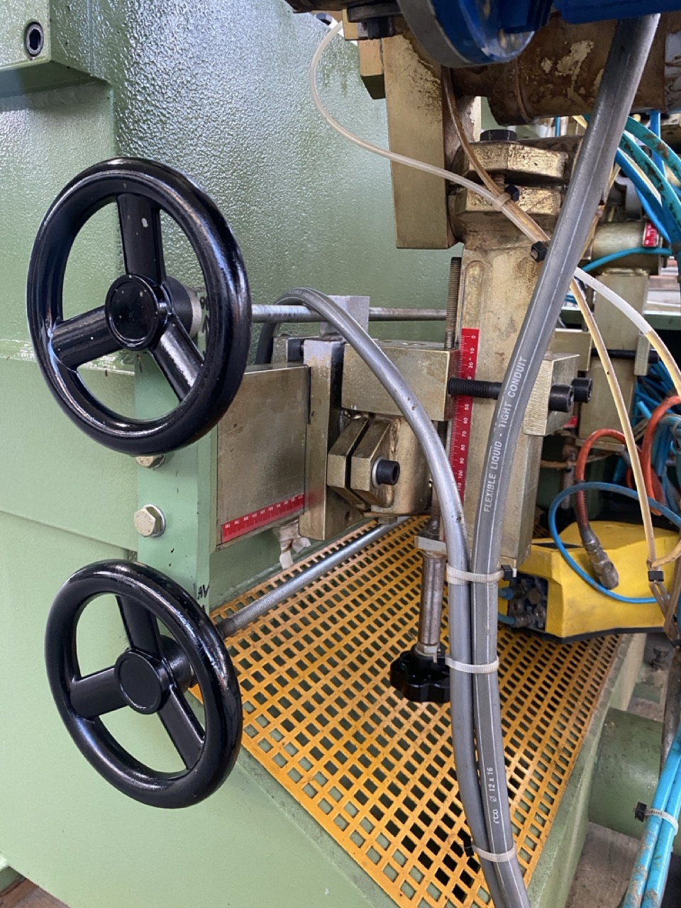 Usato Foratrice Mortasatrice orizzontale e verticale, inclinabile