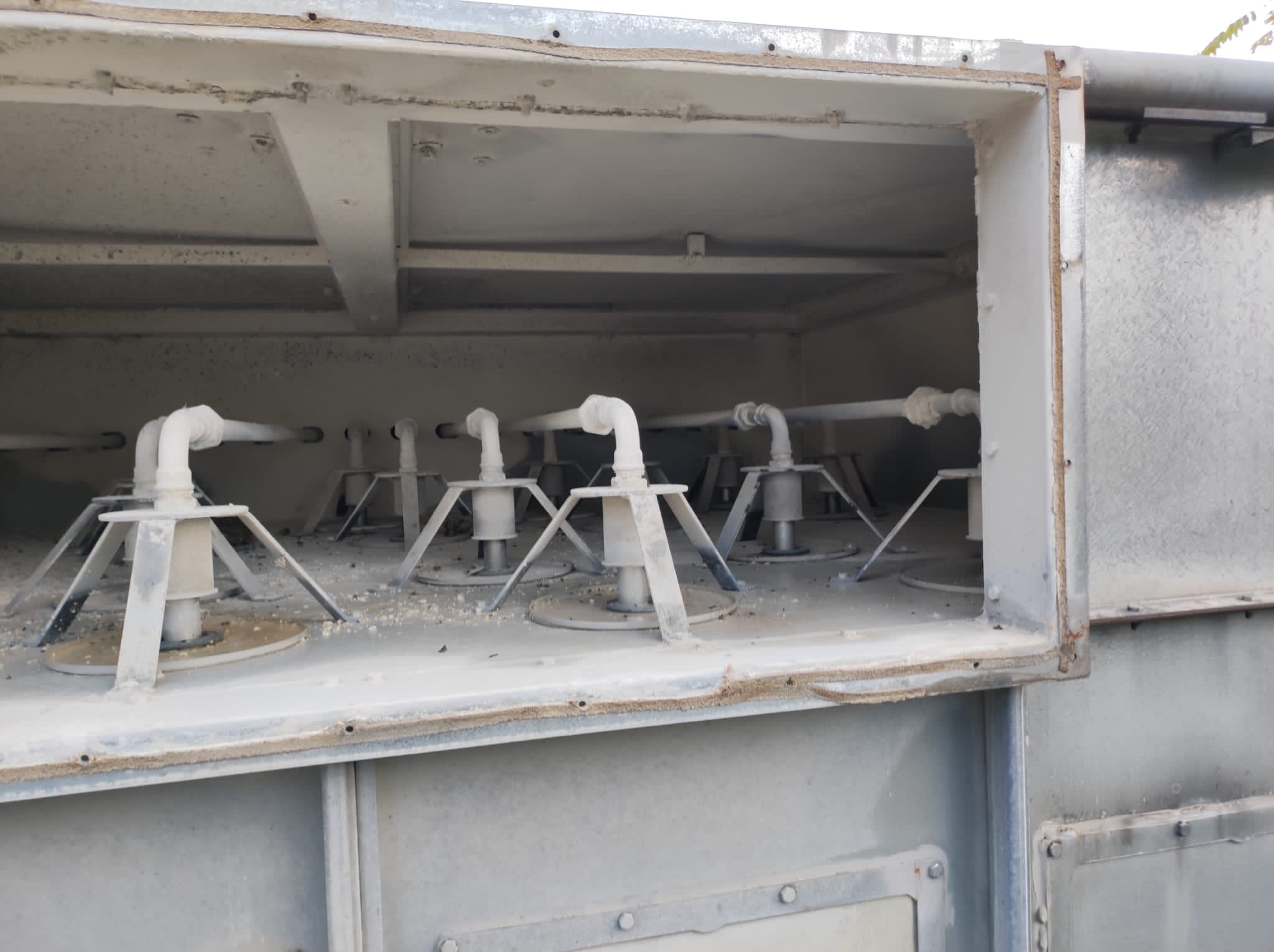 Usato Sottostazione filtrante per polveri di carteggio, marca CM, modello AIRJET 36 Cartucce