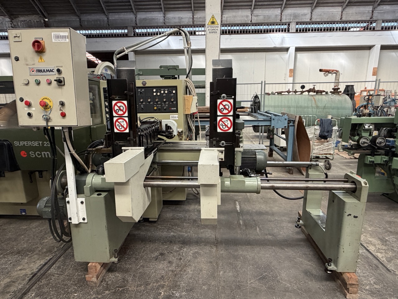 Usato 1995 SCM Superset 23 Plus Scorniciatrice marchiata CE, a 6 alberi, banco da mm. 230 con piano rigato.