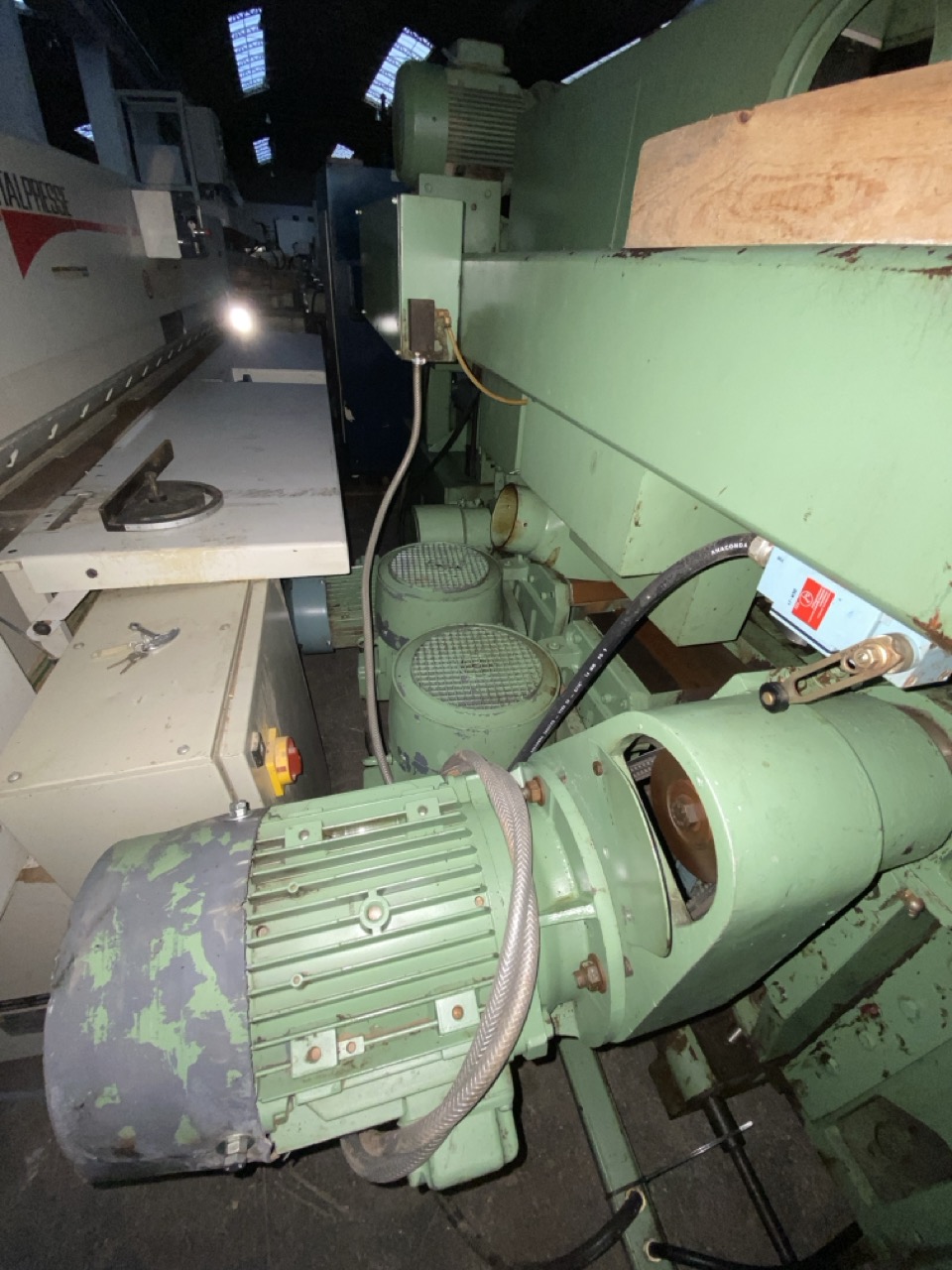 Usato Wadkin Scorniciatrice 5 alberi, banco da mm. 230