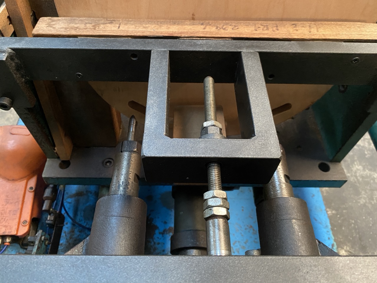 Usato Mortasatrice doppia orizzontale per sedili tipo "Old America" e simili, usata.