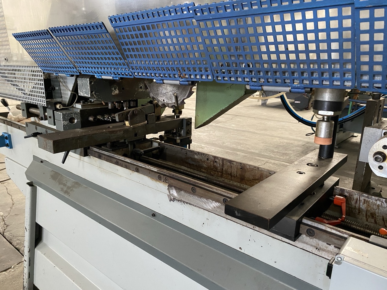 Usato Comec Foratrice Fresatrice Comec per fianchi di letto o simili