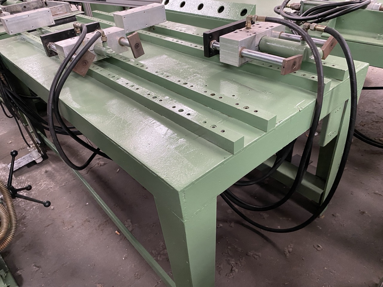 Usato Strettoio idraulico con banco di lavoro di 200x100, usato