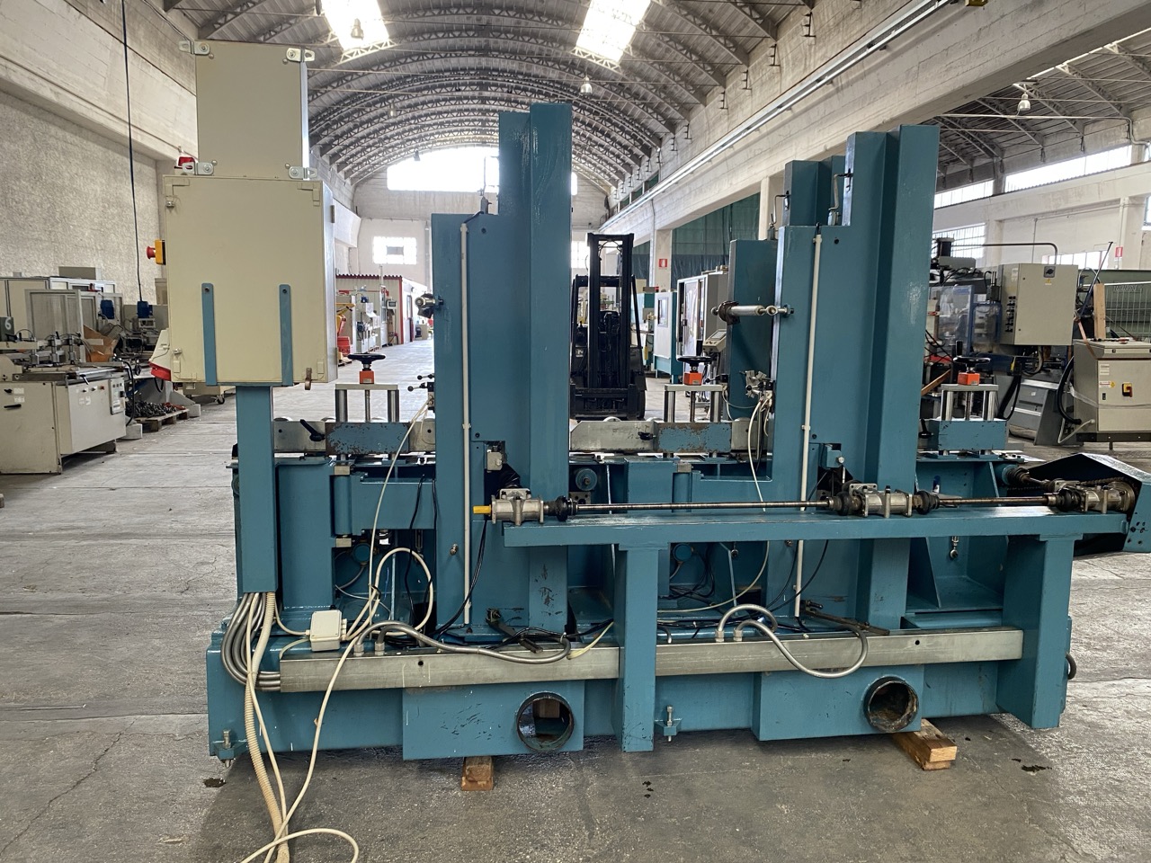 Usato Levigatrice laterale a 2 nastri verticali, per pezzi dritti o sagomati