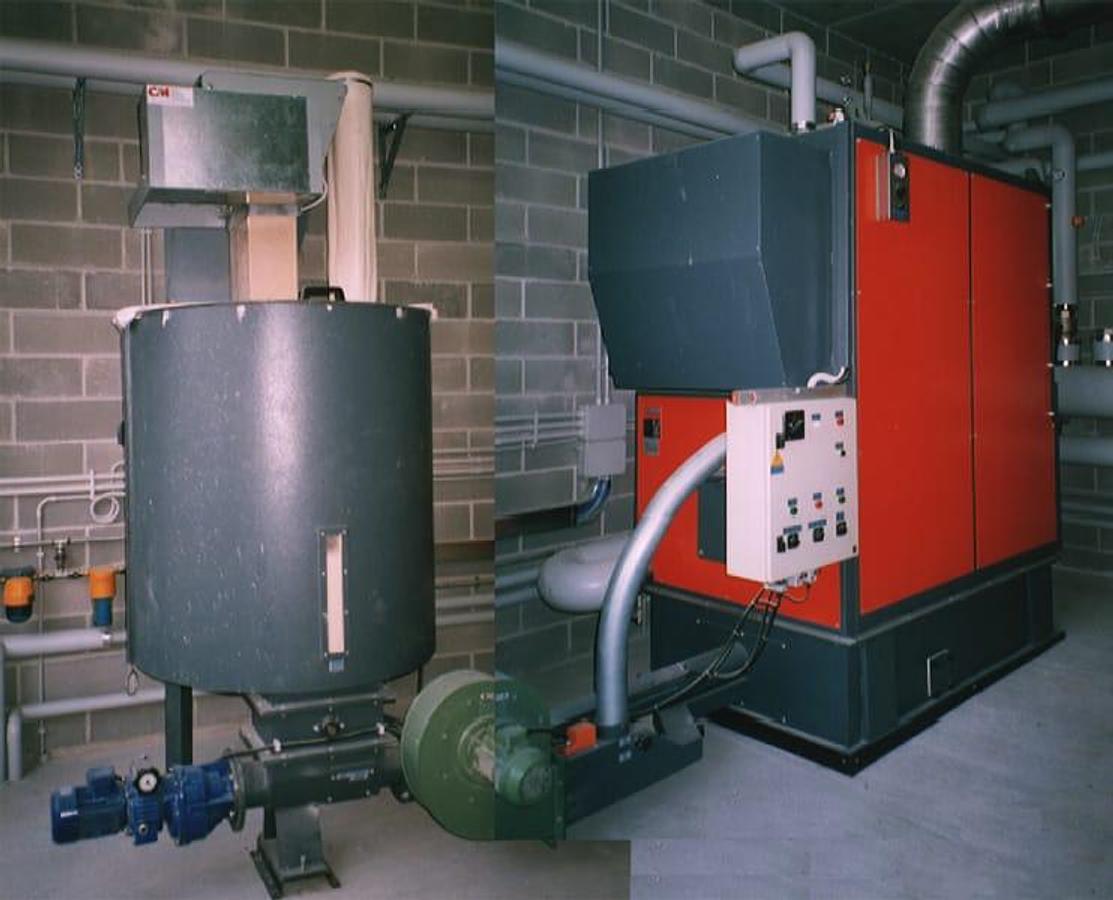 Usato 1996 Uniconfort CMT/F 45 Generatore di acqua calda alimentato a trucioli / legna