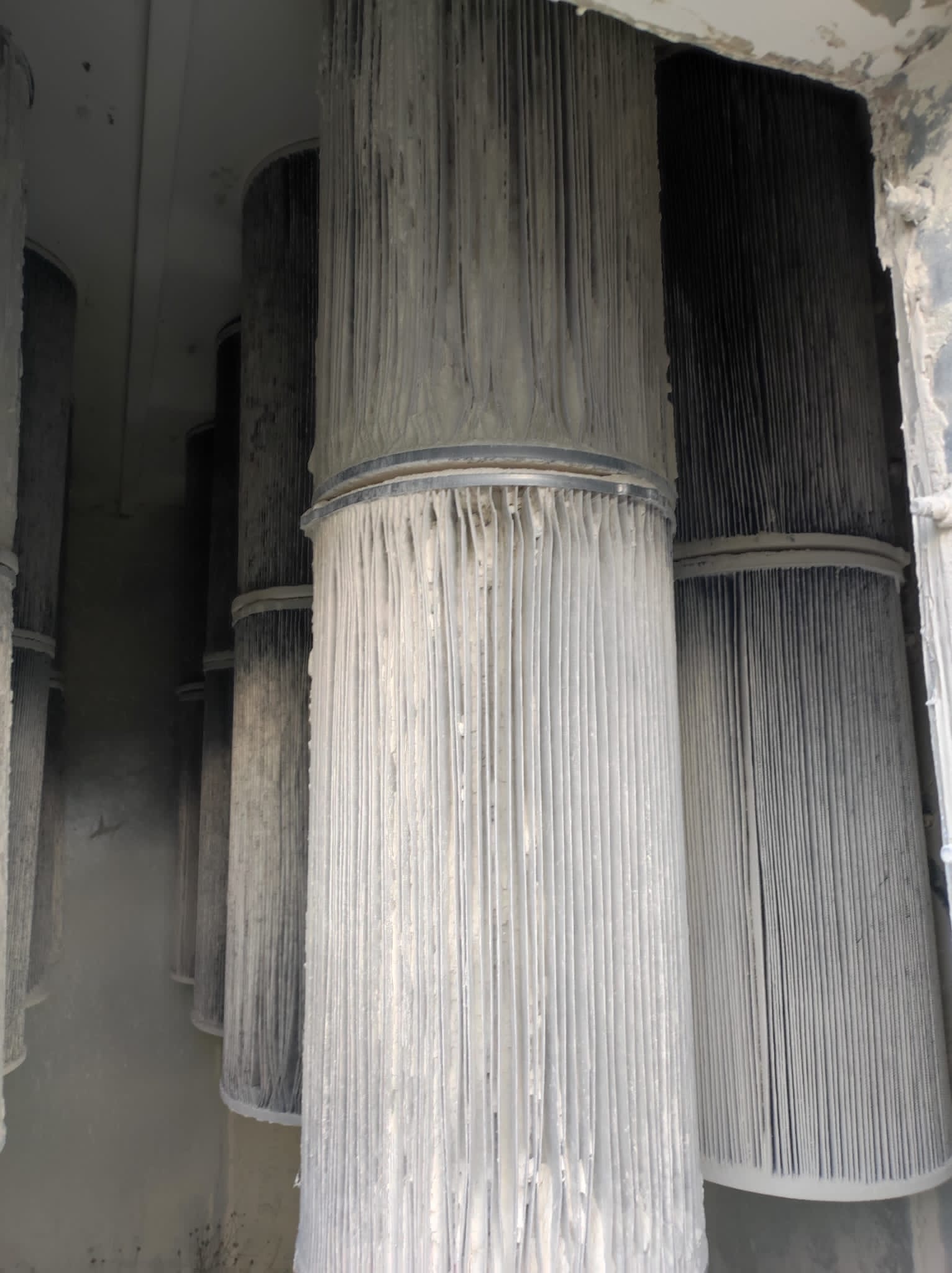 Usato Sottostazione filtrante per polveri di carteggio, marca CM, modello AIRJET 36 Cartucce