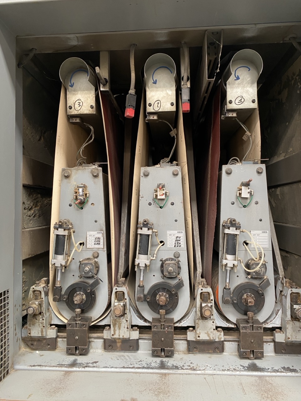 Usato 1999 Costa CCC CCC 1350 Linea di calibratura a 3 rulli superiori e 3 rulli inferiori, larghezza tappeto mm. 1350