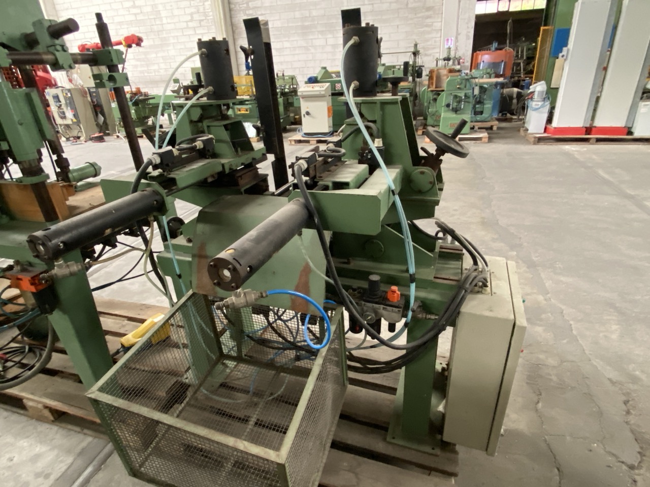 Usato Zigrinatrice doppia con caricatore